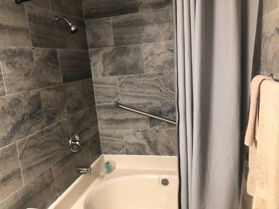 Lakeview Condo In Gated Community Тампа Экстерьер фото