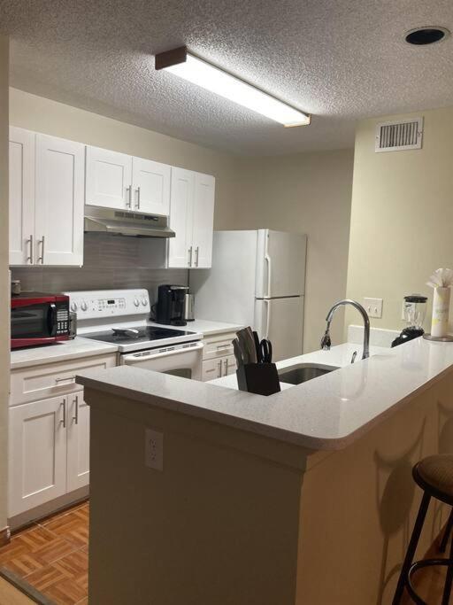 Lakeview Condo In Gated Community Тампа Экстерьер фото
